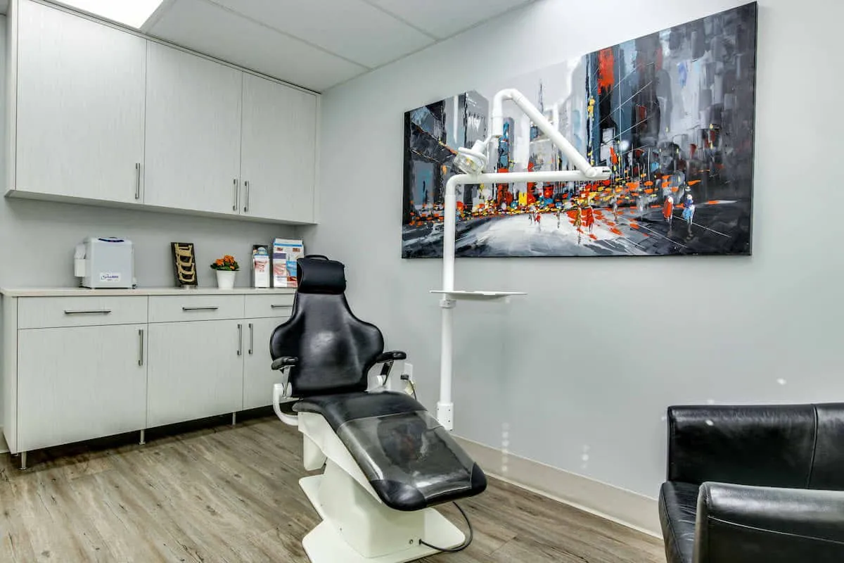 Hillhurst Denture Clinic