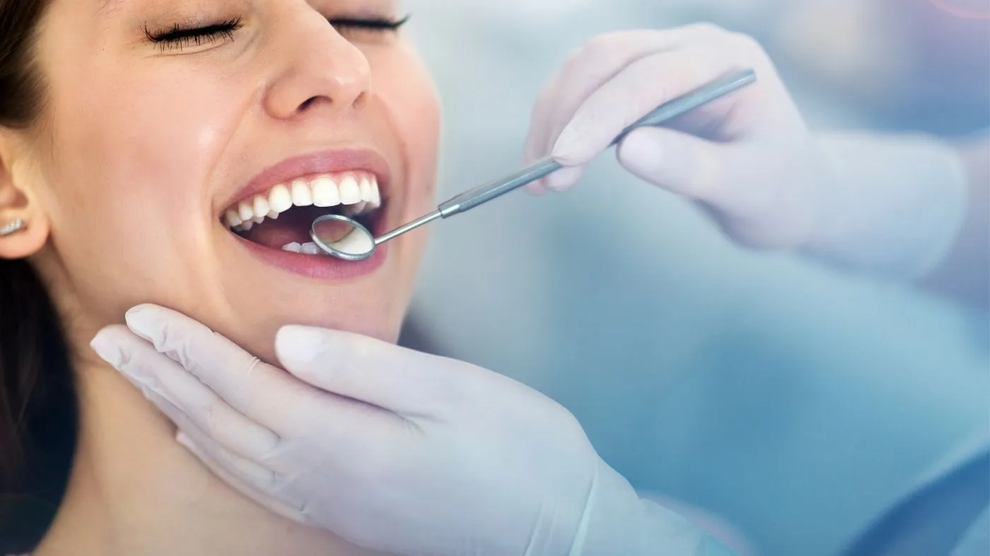 Emergency Denture Repair: What to Do When Your Dentures Break